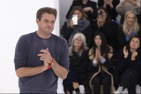 Jonathan Anderson vai liderar linhas feminina e masculina
