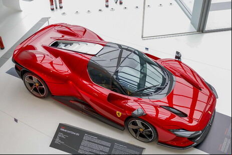 Carro da Ferrari em exibição em Zaragoza, na Espanha