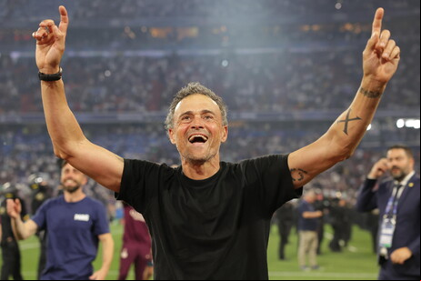 Luis Enrique celebra título da Liga dos Campeões
