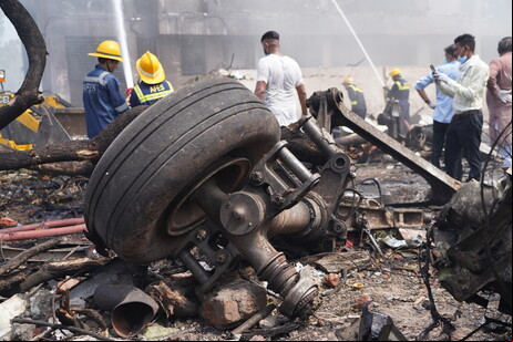 Destroços de avião da Air India em Ahmedabad