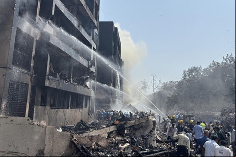 Local de queda de avião em Ahmedabad, na Índia