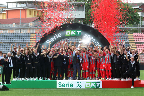 Cremonese jogará a principal divisão do futebol da Itália pela 15ª vez na história