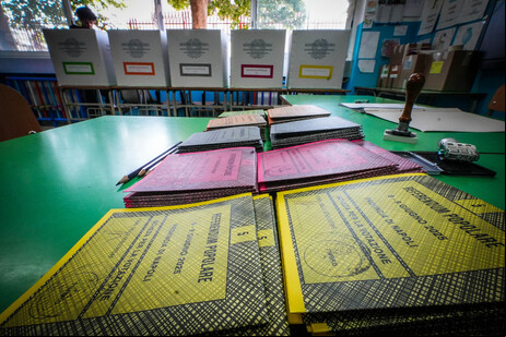 Colégios eleitorais vazios deram o tom durante referendos na Itália