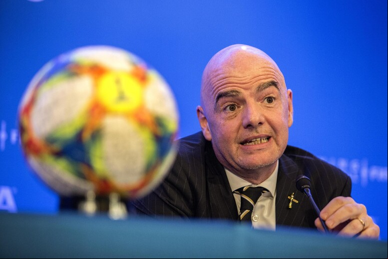 Fifa confirmou decisão após uma série de testes da tecnologia - TODOS OS DIREITOS RESERVADOS